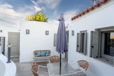 Villa Hermes in Anafiotika Athens ! Villa in Plaka