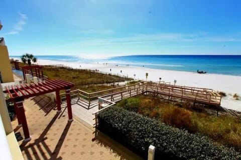 Stunning Ocean & Sunset Views, Direct Beach Access with 2 King Bedrooms at Panama City Beach, Fl Apartment hotel in Long Beach