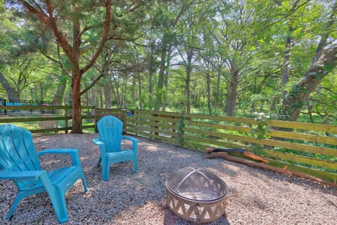 Creekside Cabins - Cypress Creek House Cabin in Wimberley