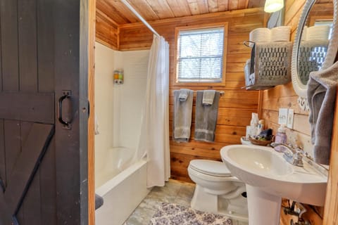 Creekside Cabins - The Texan Cabin in Wimberley