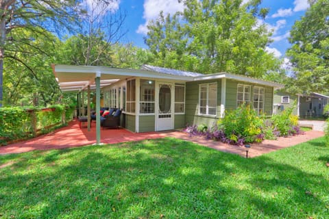 Creekside Cabins - The Getaway Cabin in Wimberley