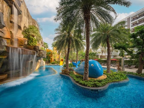 Aqua park, Swimming pool