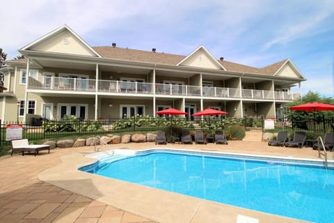 Patio, Pool view, Swimming pool