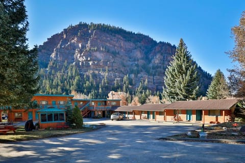 Property building, Facade/entrance, Mountain view