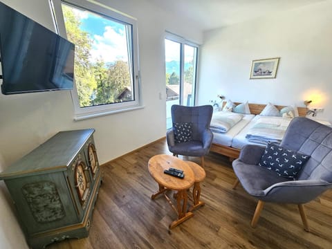 Natural landscape, TV and multimedia, Living room, Seating area, Bedroom
