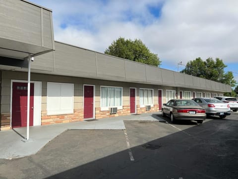 REGENCY INN Motel in Junction City