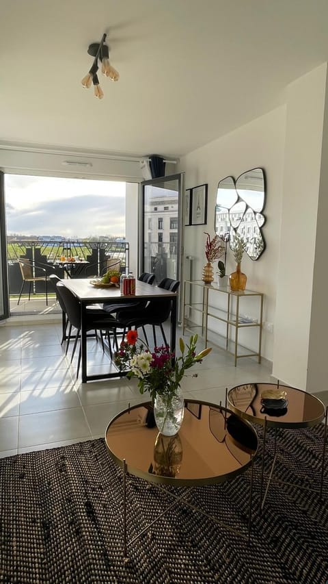 Living room, Seating area, Dining area, City view, Garden view