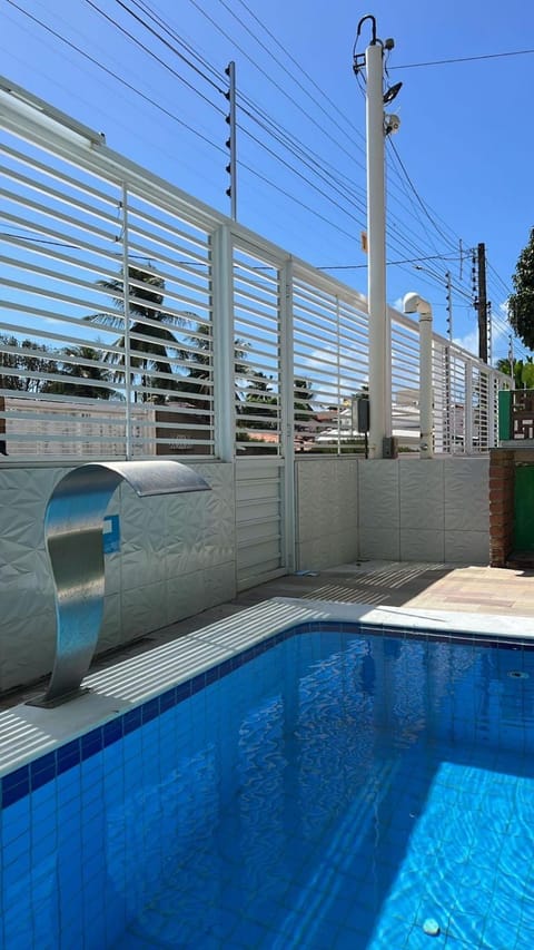 Day, Swimming pool