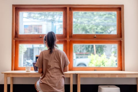 People, View (from property/room), Business facilities, On site