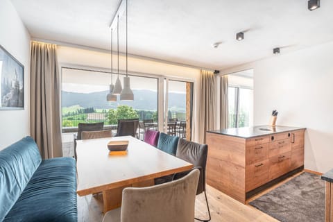 View (from property/room), Seating area, Dining area, kitchen