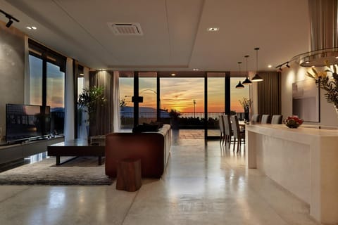 Balcony/Terrace, Living room, Seating area, Beach, Sunrise