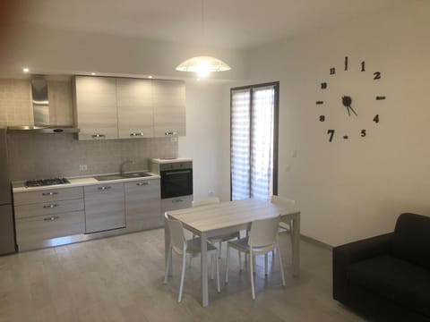 Kitchen or kitchenette, Living room, Dining area, pet friendly, stove