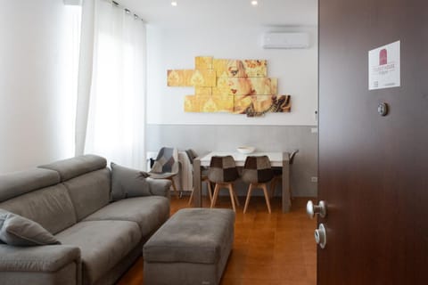 59 Tourist House Bologna Lame - Self check-in Apartment in Bologna