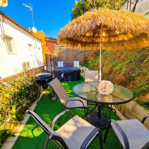 BBQ facilities, Hot Tub, Balcony/Terrace