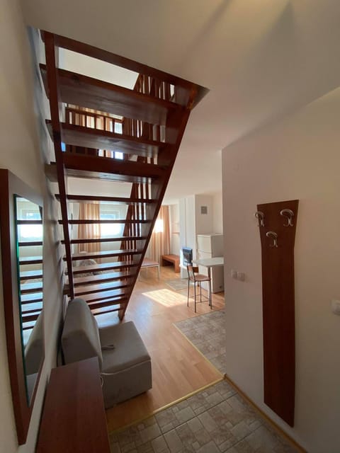 1BR Bright 300mbps WIFI Duplex - Two Floors Apartment in Bansko