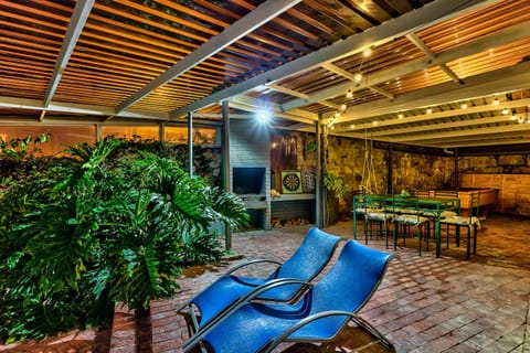 Patio, BBQ facilities, BBQ facilities, Game Room, Garden, Spa and wellness centre/facilities, Seating area, Swimming pool