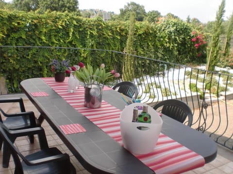 Property building, Balcony/Terrace