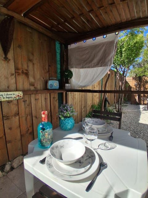 Dining area, Garden view