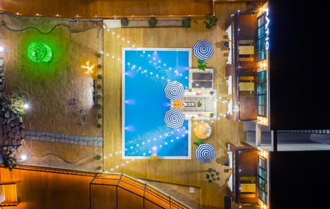 Property building, Swimming pool