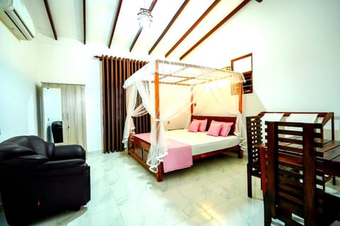 Bed, Photo of the whole room, Bedroom, air conditioner