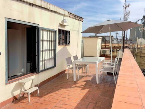 Balcony/Terrace, sunbed