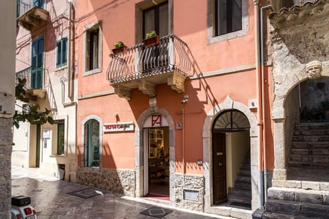 Property building, Facade/entrance, Day, Street view