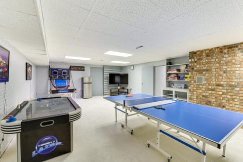 Expansive Fayetteville Retreat 11 Mi to U of A! House in Arkansas