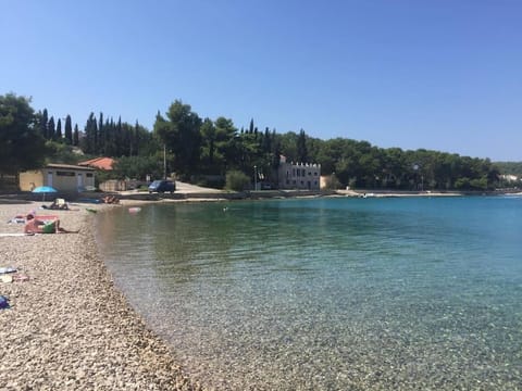 Restaurant/places to eat, Beach, Lake view, Swimming pool