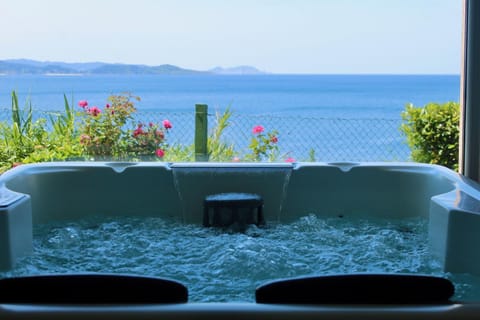 Hot Tub, Sea view