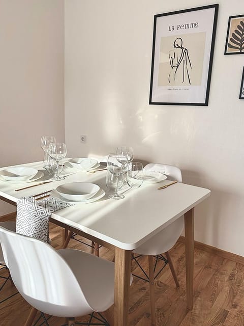 Seating area, Dining area