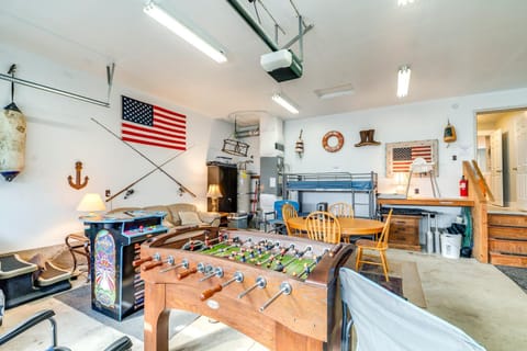 Pet-Friendly Westport Vacation Rental with Hot Tub! House in Westport