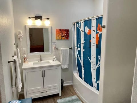 Foxs Den Hot Tub Bbq Queen Bed Sleeps 2 House in Ahwahnee