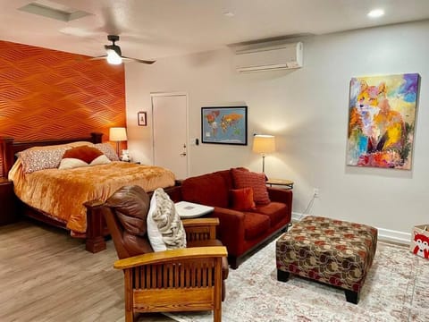 Foxs Den Hot Tub Bbq Queen Bed Sleeps 2 House in Ahwahnee