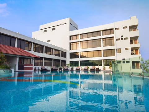 Swimming pool, Swimming pool