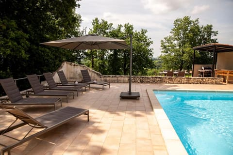 Balcony/Terrace, Swimming pool, sunbed