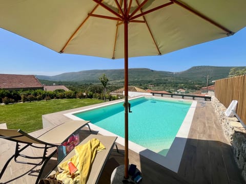 Day, Natural landscape, Mountain view, Pool view, Swimming pool, sunbed
