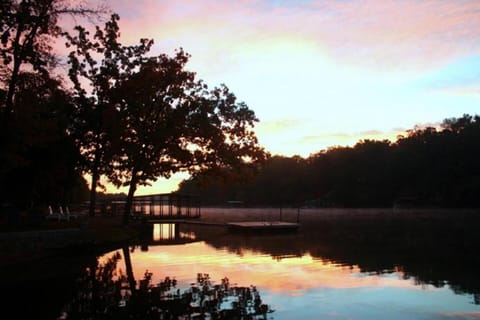 #06 - Lakeview Two Bedroom Cottage-Pet Friendly House in Rockwell