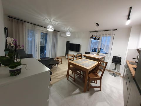 Living room, Seating area, Dining area