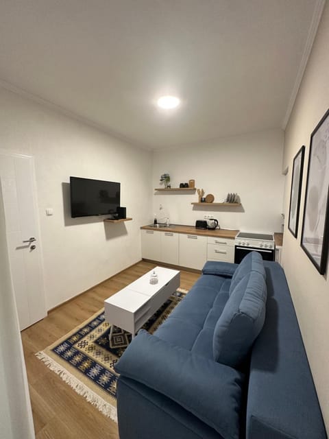 Communal lounge/ TV room, Living room, Seating area, Evening entertainment