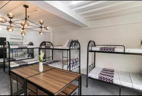 Bedroom, bunk bed