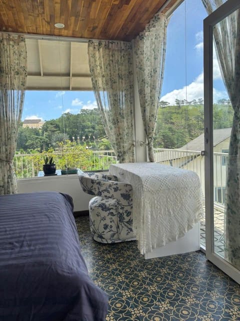Bed, Day, Natural landscape, View (from property/room), Balcony/Terrace, Bedroom, Mountain view