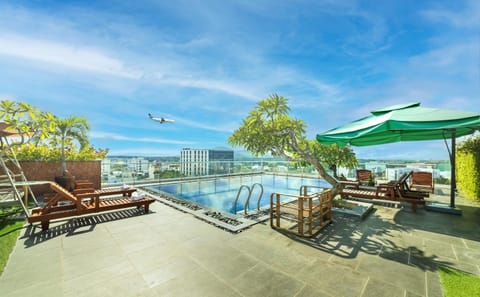 Day, Natural landscape, Lake view, Swimming pool