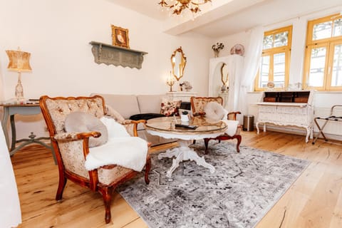 Living room, Seating area, flat iron