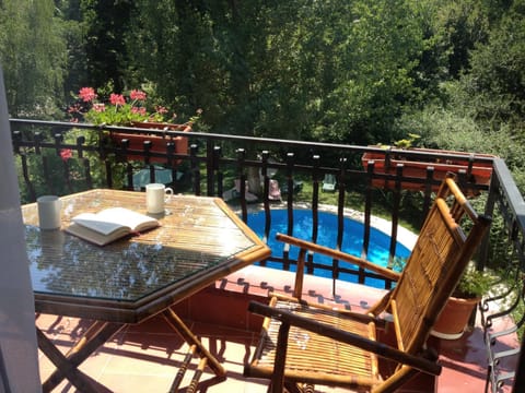 Seating area, Dining area, Pool view, Swimming pool