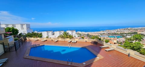 City view, Pool view, Sea view, Swimming pool, Swimming pool