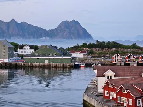 Jaw dropping New Penthouse apt in Svolvær Apartment in Lofoten