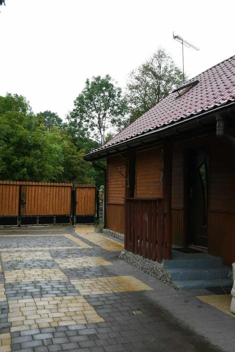 Property building, Day
