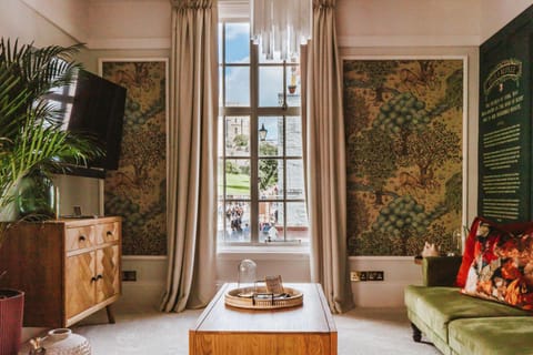 Bird's eye view, TV and multimedia, View (from property/room), View (from property/room), Living room, Seating area, City view, Garden view, Landmark view, Landmark view, Quiet street view, Inner courtyard view