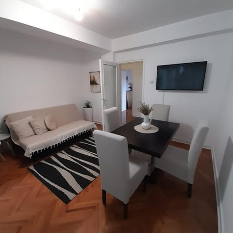 Apartman Mika **Centar ** Apartment in Serbia