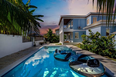 Pool view, Swimming pool, Swimming pool